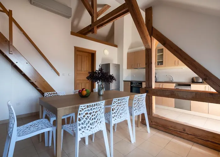 Bohemian Dreams Apartments And Suites By Dwellfort Prague